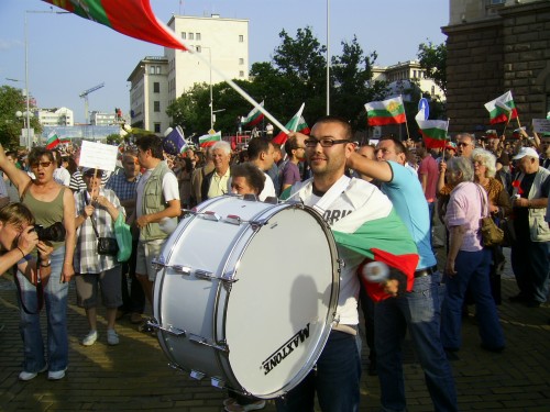 На протест за оставка на Орешарски. | Качено на 01.07.2013 в 23:00 часа | ГеоргиКузманов