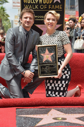 Скарлет Йохансон със звезда на Алеята на славата в Холивуд