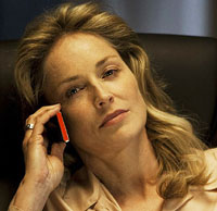 Шарън Стоун като вдовицата на щатски сенатор в сериала „Агент Х”